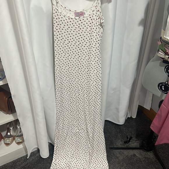 26 threads maxi body con dress with rose detailing - Picture 1 of 3